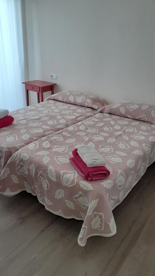 Amplio Piso Al Lado De La Playa En Nerja 아파트 외부 사진