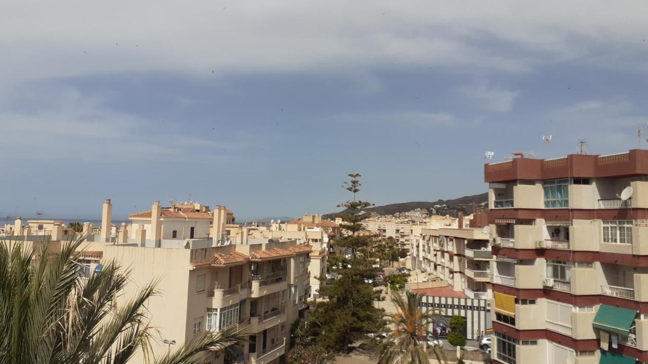 Amplio Piso Al Lado De La Playa En Nerja 아파트 외부 사진